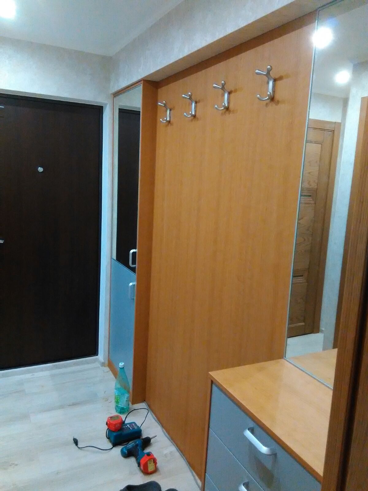 Комплект мебели для прихожей. по индивидуальным проектам на заказ в Москве