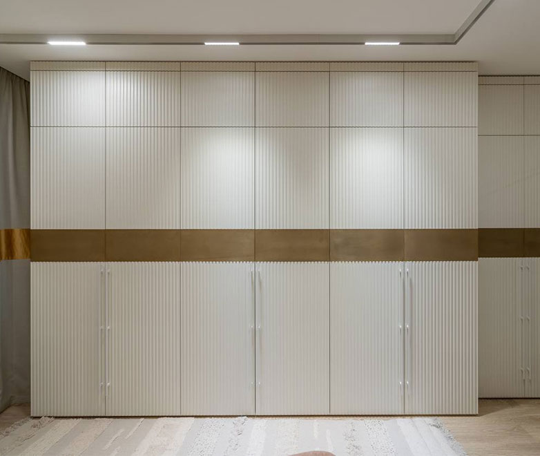 Распашной шкаф в комнату для 3 детей