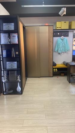 ШКАФ СКИН с распашными фасадами