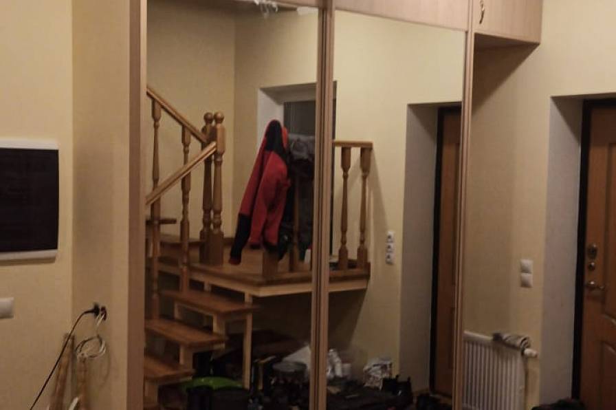Встроенный шкаф в прихожую 9