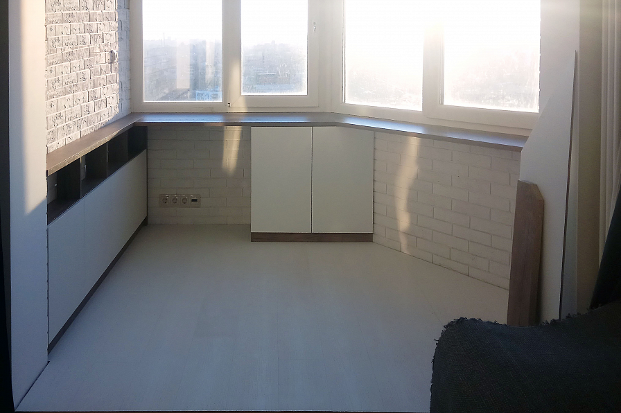 Тумбы для балкона, объединенные декоративным «подоконником» по ...