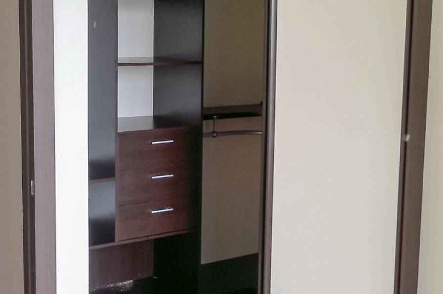 Встроенный шкаф купе с дверьми «Арредо»