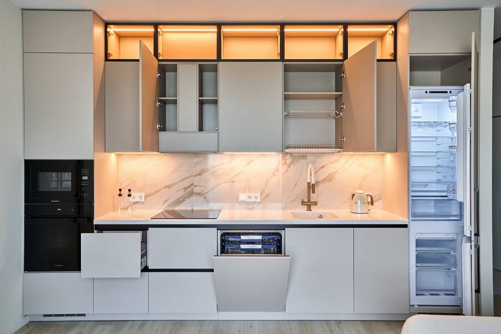 Проект-решение Вместительная маленькая кухня