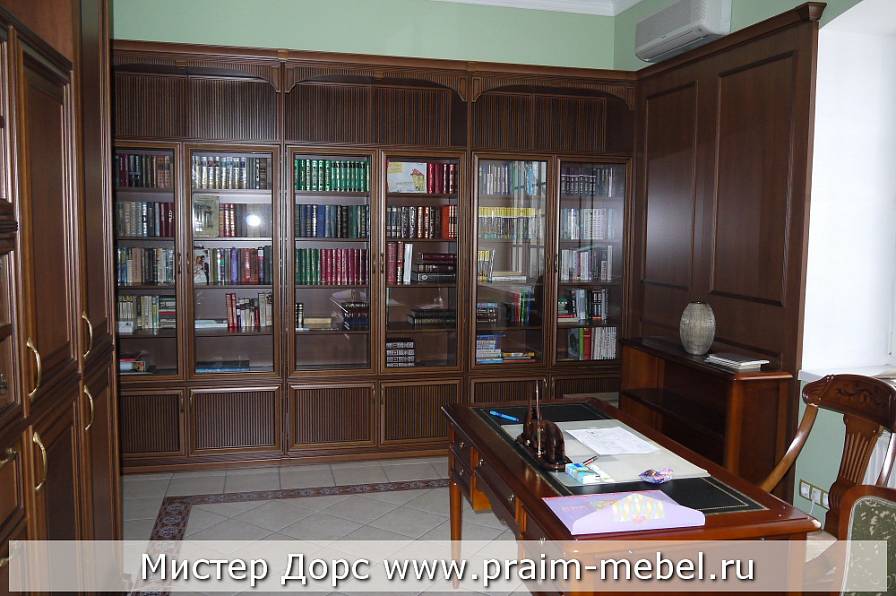 Библиотека в кабинет в классическом стиле
