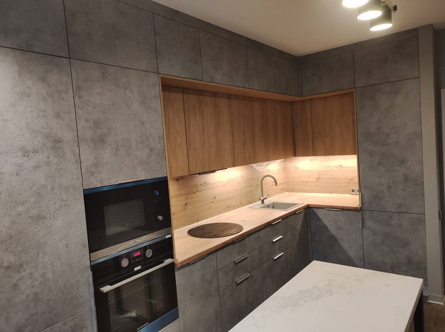 Трендовое сочетание для кухни: бетон + дерево