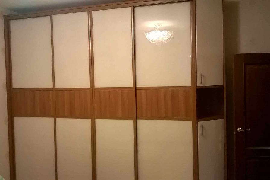 Шкаф купе с угловой секцией Арредо в декоре "Орех"