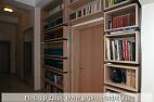Библиотека в декоре «Дуб Светлый»