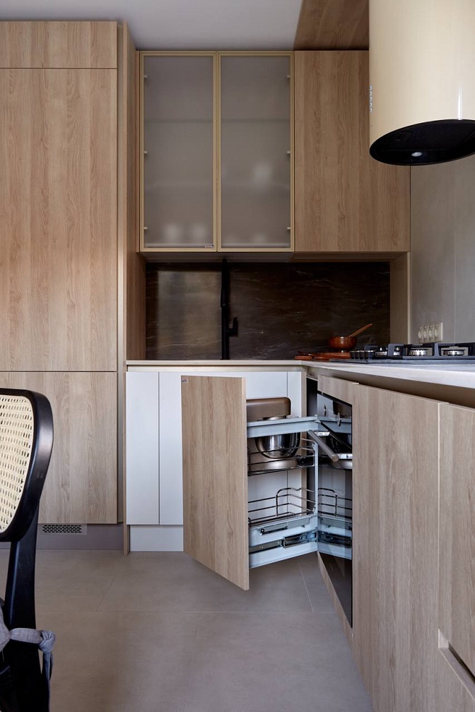 Проект-решение Вместительная маленькая кухня